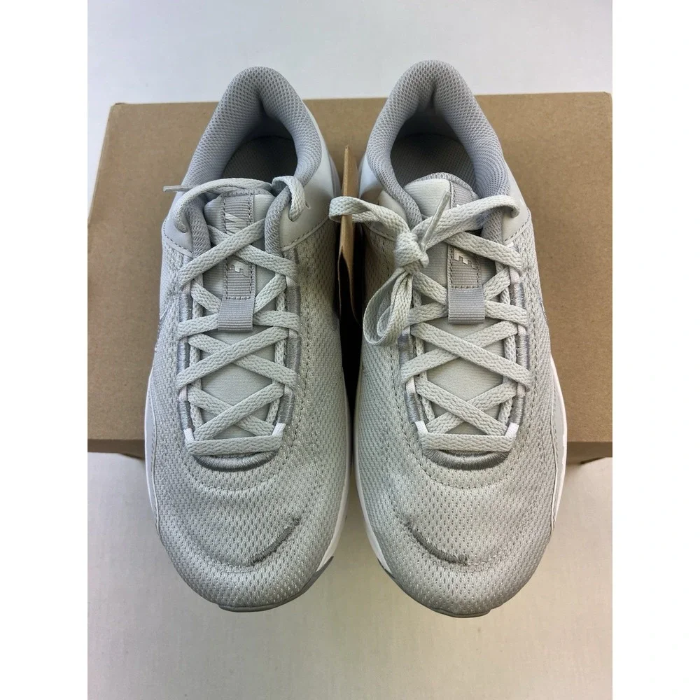 Nike Legend Essential 3 Womens Size 7 Gray Work Out‎ Shoes
